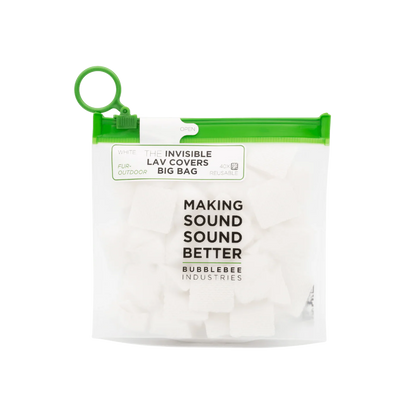 White fur outdoor lav covers refill bag with green latch, 40 pack