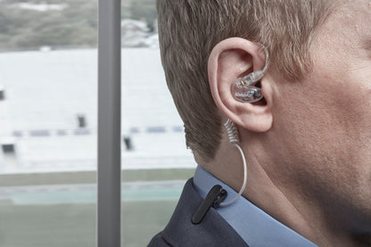 Shure SE425 professional sound isolating earphones and accessories